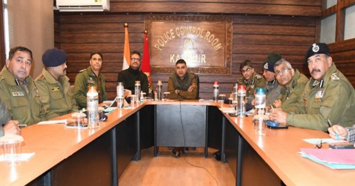 J-K: IGP Kashmir chairs meeting to review security, crime situation